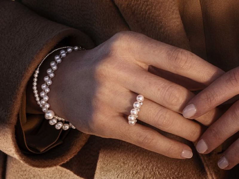 Bracciale di perle bianche